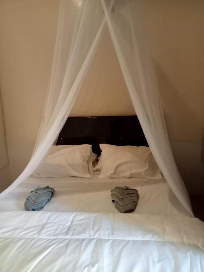 Black Sweet Bungalow Gili Air Bagian luar foto