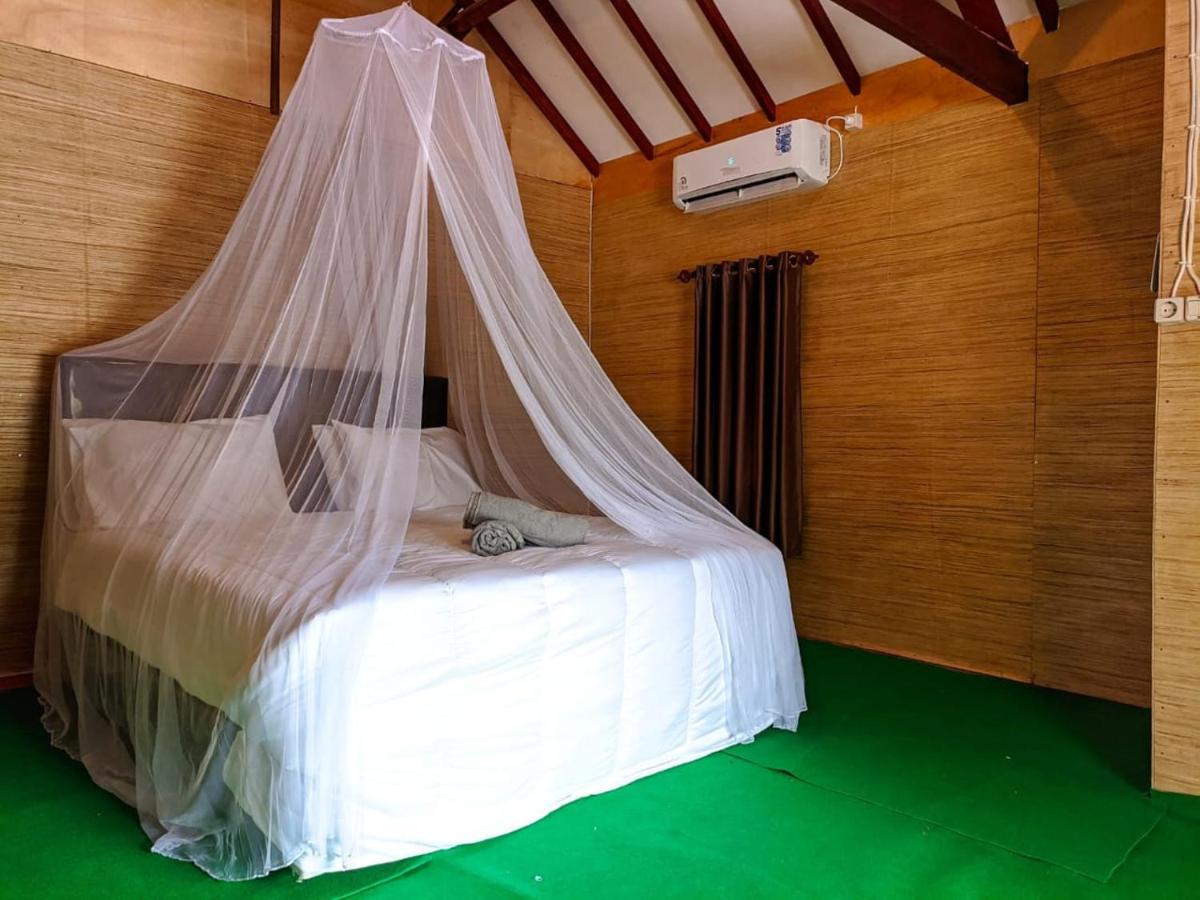 Black Sweet Bungalow Gili Air Bagian luar foto