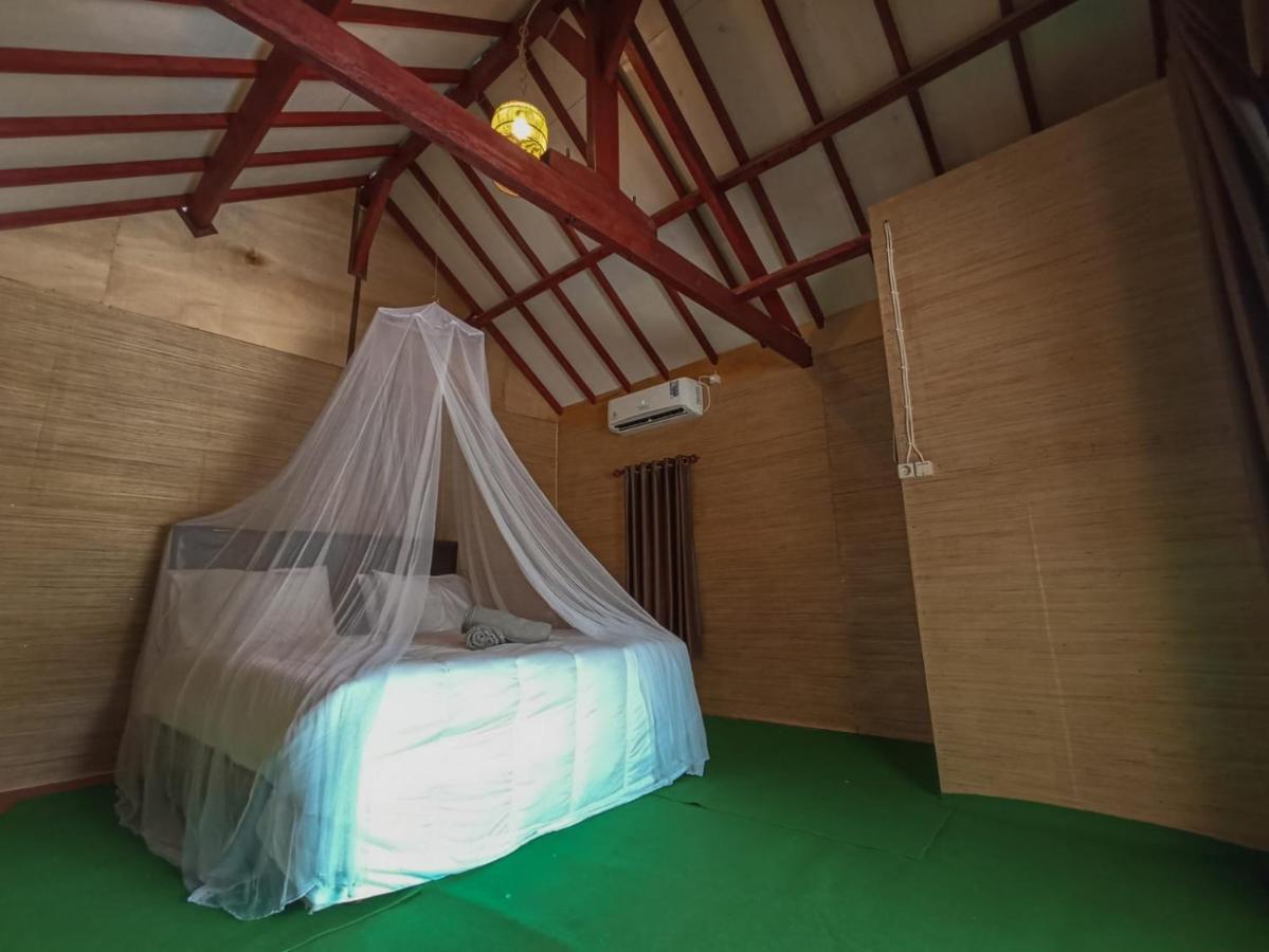 Black Sweet Bungalow Gili Air Bagian luar foto